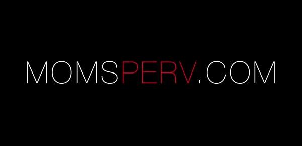 trendsMom Loves Being A Hot MILF- Linzee Ryder
